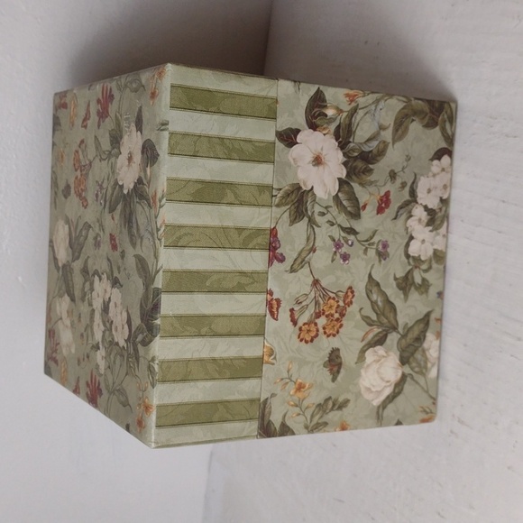 Bob's Boxes Decorative Victorian Garden Graphic Storage Box/Bin 7" X 7" EUC - Picture 2 of 8